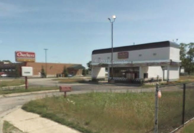 Hot n Now Hamburgers - Cadillac - 1212 N Mitchell (newer photo)